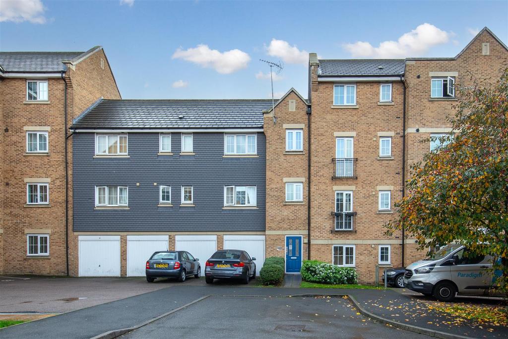 Russett Way, Dunstable, Bedfordshire 2 bed apartment for sale £185,000
