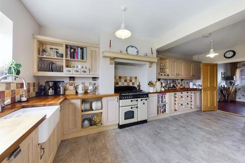 174 Frindsbury Hill, Rochester, ME2 4JR