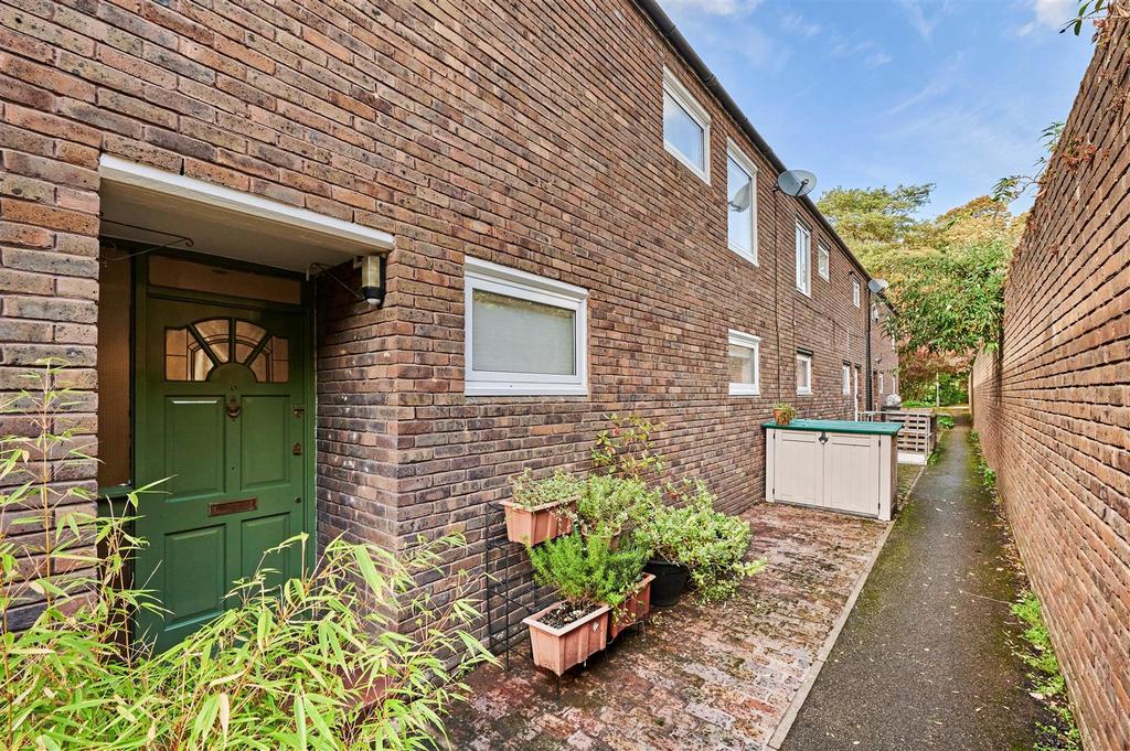 Dowdeswell Close, Putney, SW15 4 bed house for sale £700,000