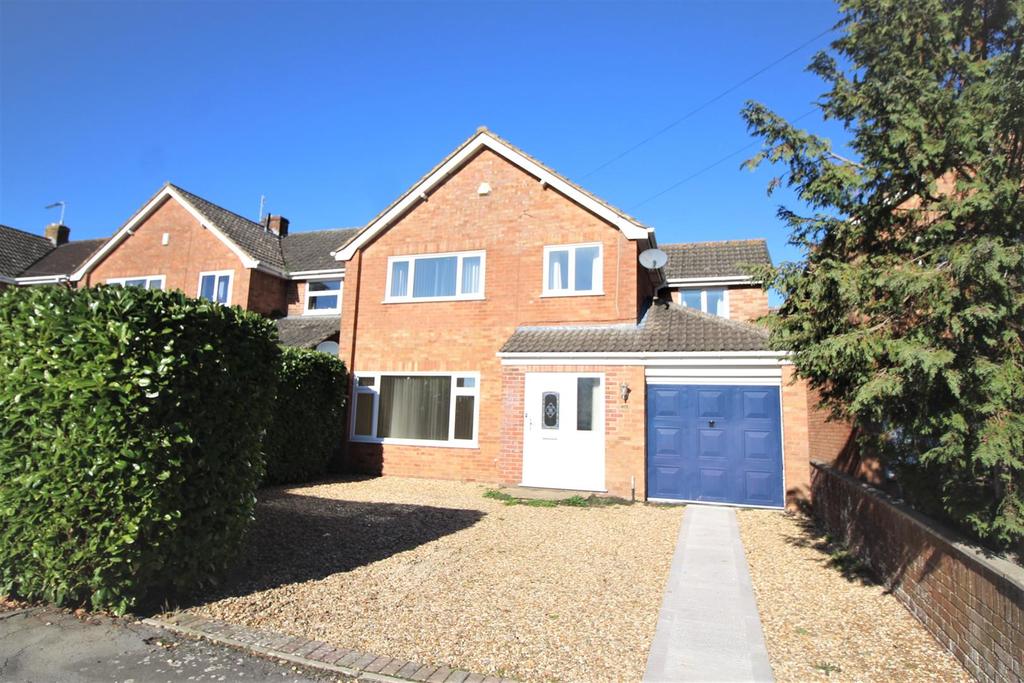 The Rise, Calne 4 bed detached house £1,250 pcm (£288 pw)