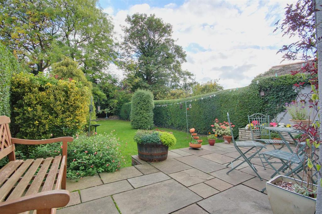 Good size south facing garden