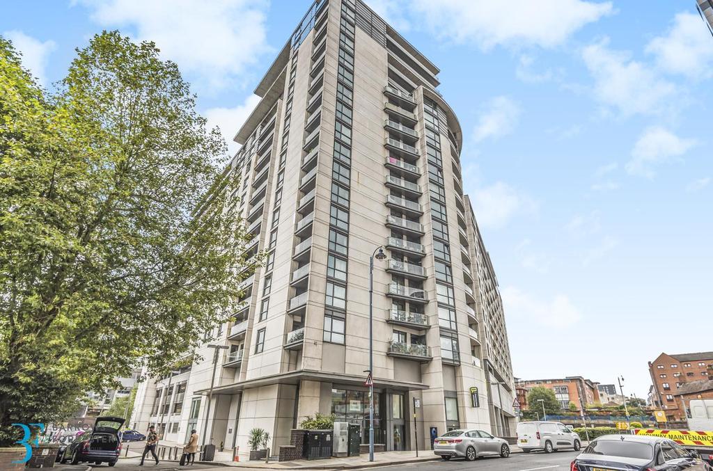 Centenary Plaza, Holliday Street 2 bed apartment £1,395 pcm (£322 pw)