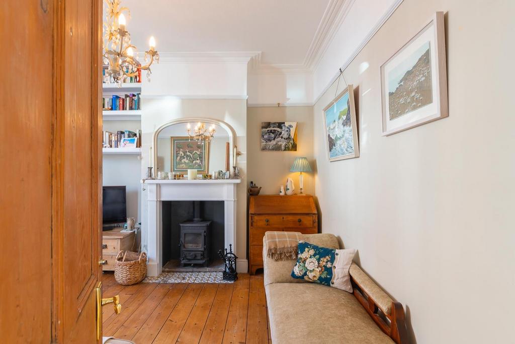 Dunkerry Road, Windmill Hill 2 bed terraced house £475,000