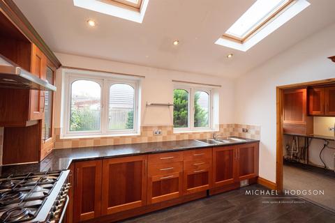 7 Evesham Close, Boldon Colliery, NE35 9LL