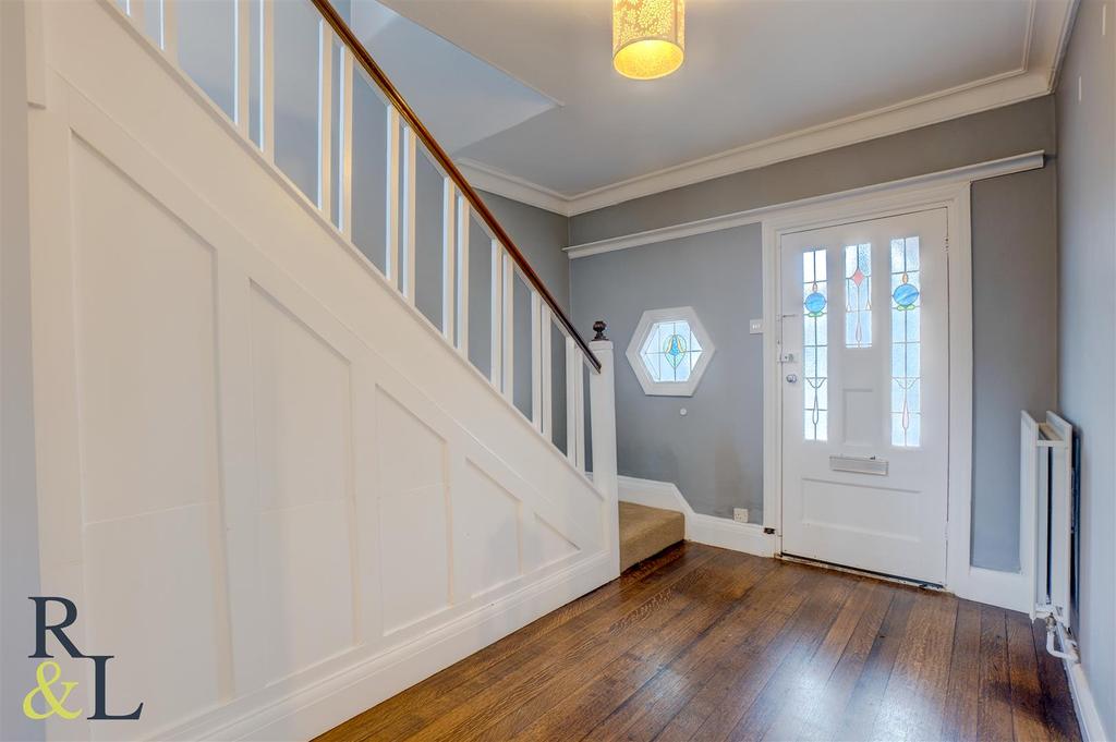 Davies Road, West Bridgford, Nottingham 4 bed semidetached house £