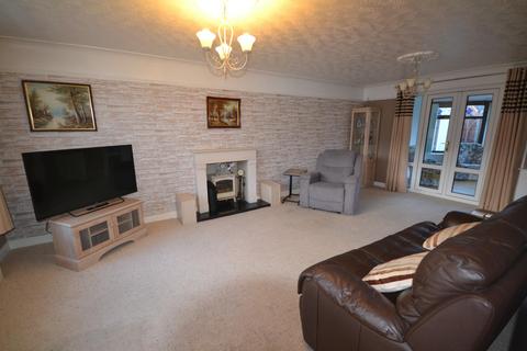 4 bedroom detached house for sale - Raleigh Close, Old Hall, Warrington