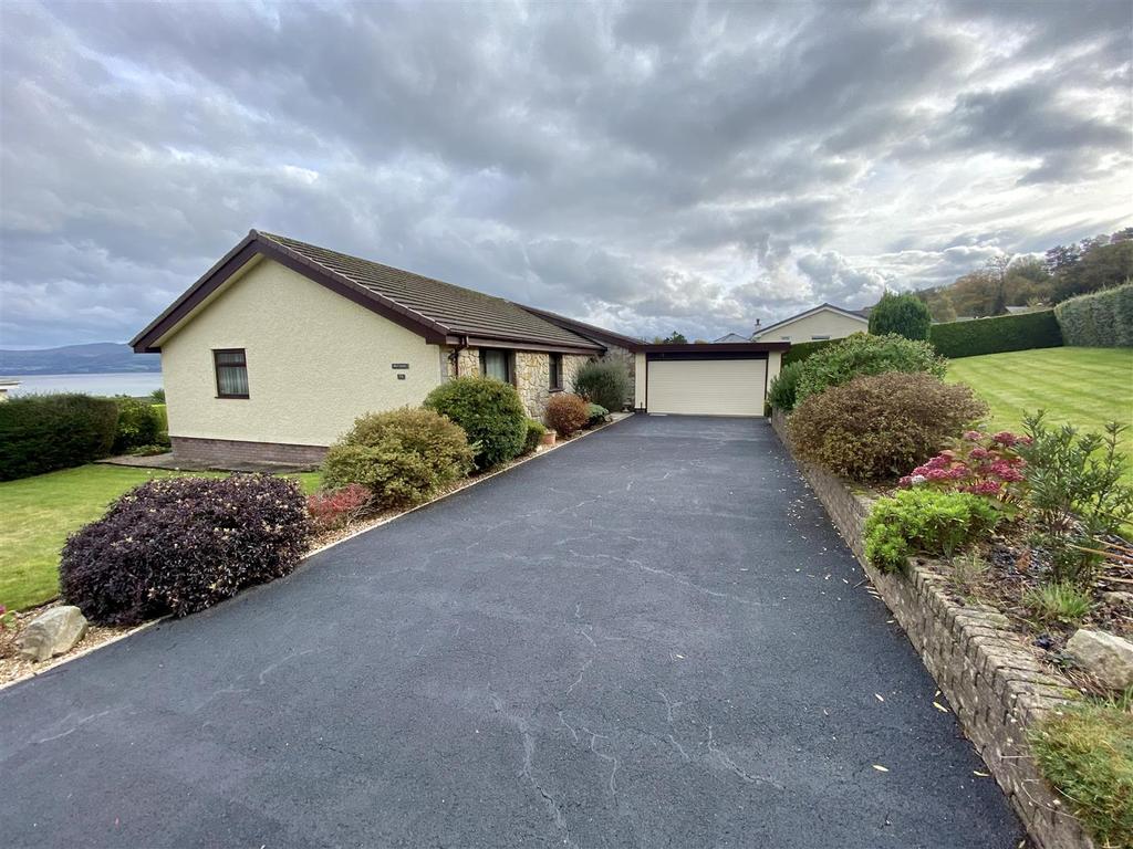 Bryn Siriol, 75 Cae Mair, Beaumaris 3 bed detached bungalow £635,000