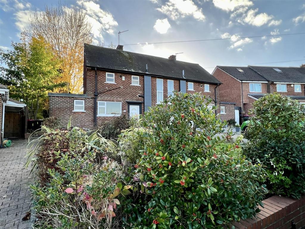 The Green, Rotherham 2 bed semidetached house £675 pcm (£156 pw)