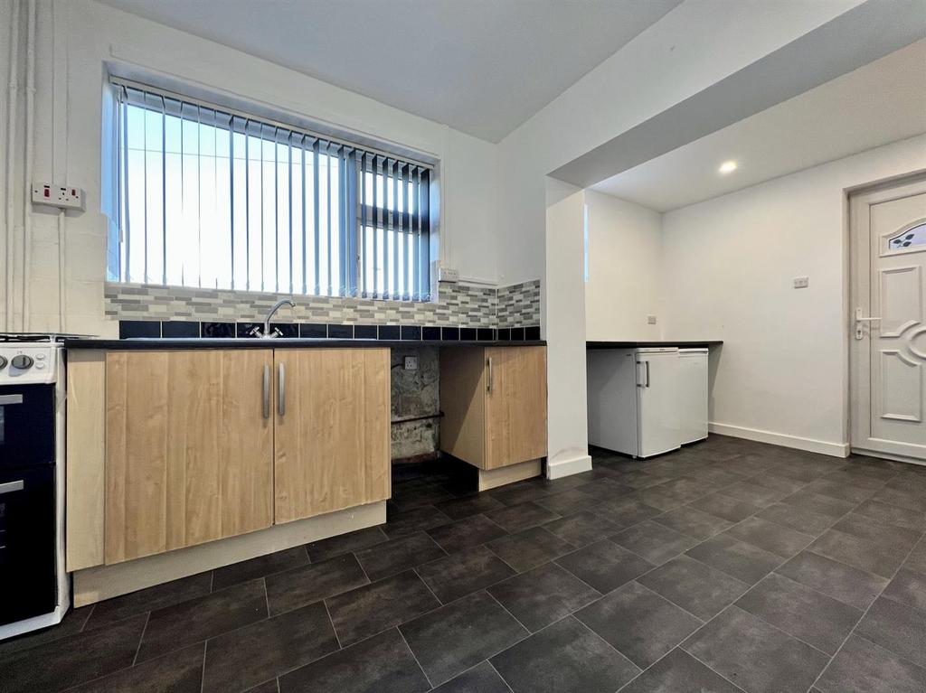 The Green, Rotherham 2 bed semidetached house £675 pcm (£156 pw)