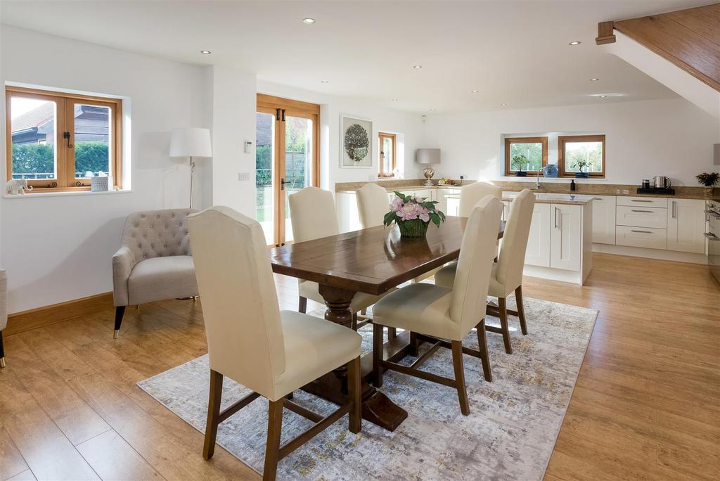 Grafton Lane, Ardens Grafton, Alcester, Warwickshire 3 bed barn