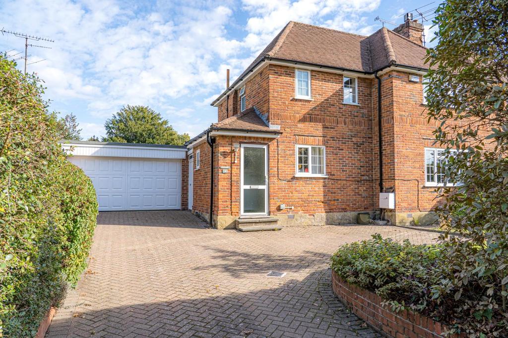 St. Stephens Hill, Canterbury 3 bed house £625,000