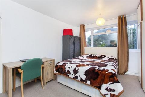 50 West Mead, Ruislip, HA4 0TL