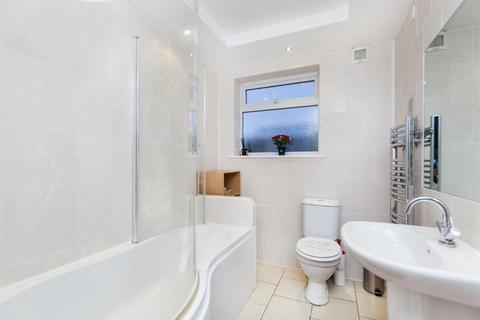 50 West Mead, Ruislip, HA4 0TL