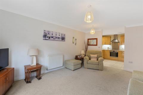 2 bedroom apartment for sale, Rookery Court, Marden, Tonbridge