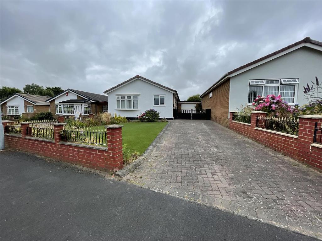 Dronfield Close, Chester Le Street 2 bed detached bungalow for sale £
