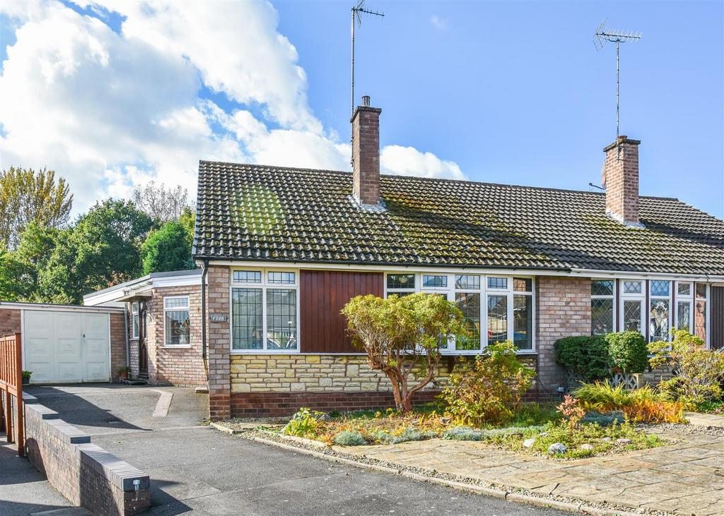 4 Ednam Grove, Wombourne, Wolverhampton 3 bed semidetached bungalow