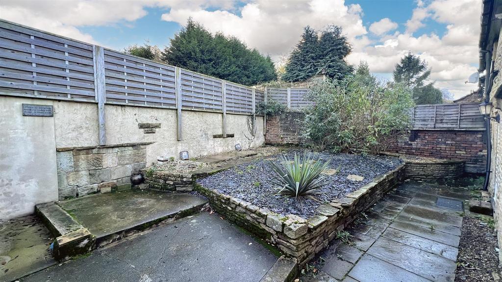 Brook Houses, Cawthorne, Barnsley 2 bed cottage £795 pcm (£183 pw)