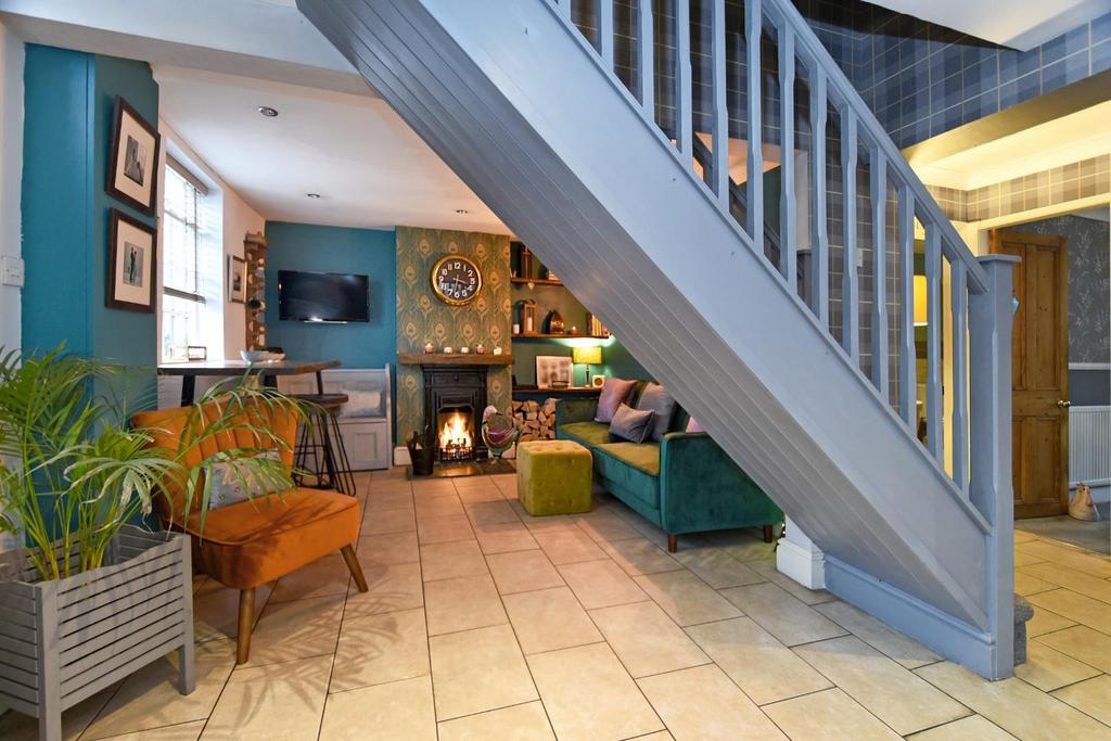Sitting Area Alt.jpg
