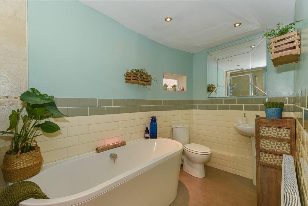 Ground floor bathroom.jpg