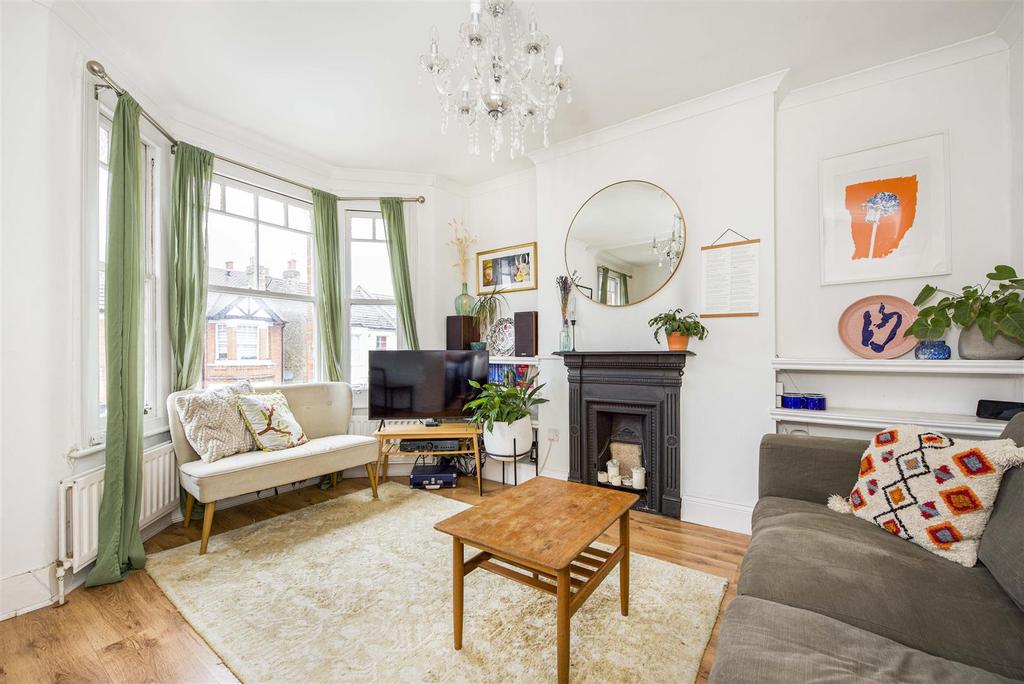 Godstone Road, St Margarets Village 3 bed £650,000