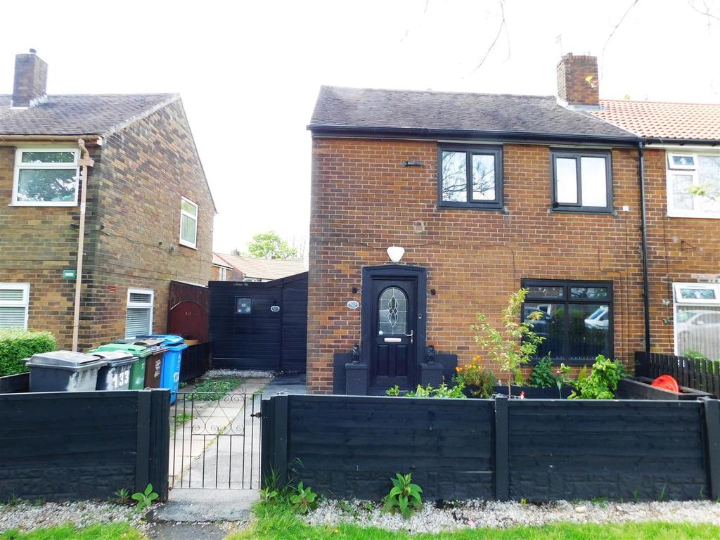 Fir Tree Avenue, Oldham 3 bed semidetached house £150,000