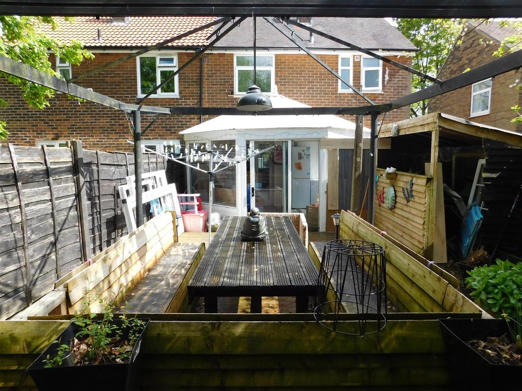 Fir Tree Avenue, Oldham 3 bed semidetached house £150,000