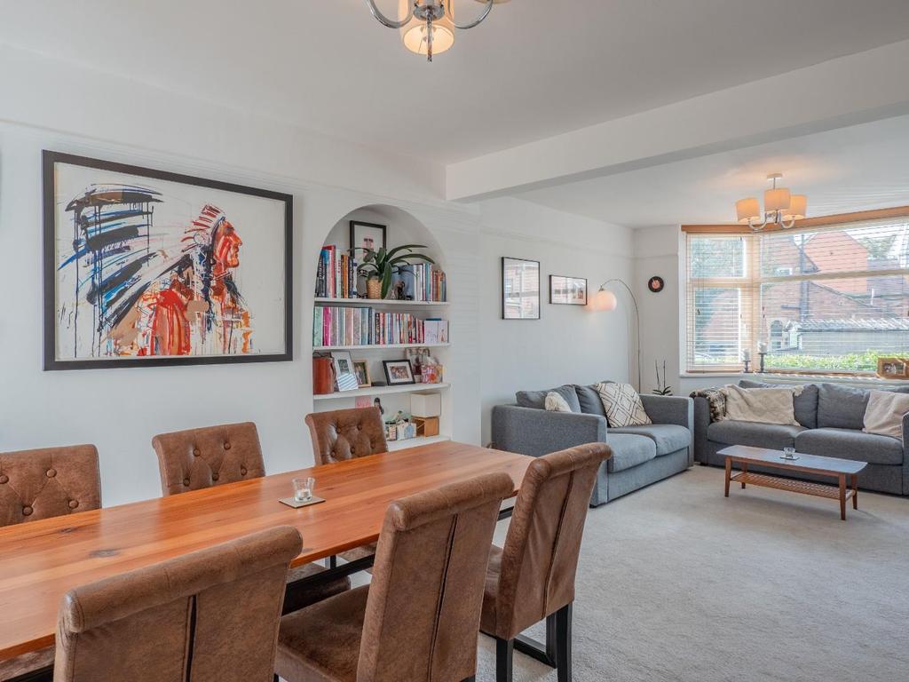 Open plan living/dining room