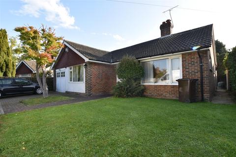 2 bedroom detached bungalow for sale - Willow Stream Close, Three Oaks