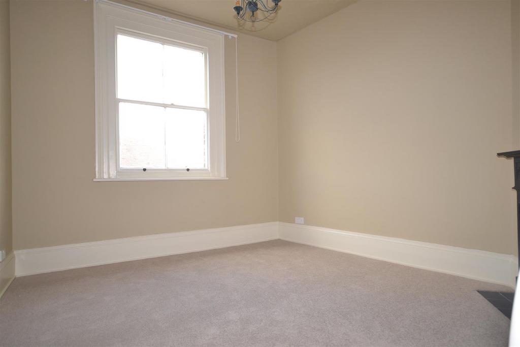 11 A the High Street 049.JPG