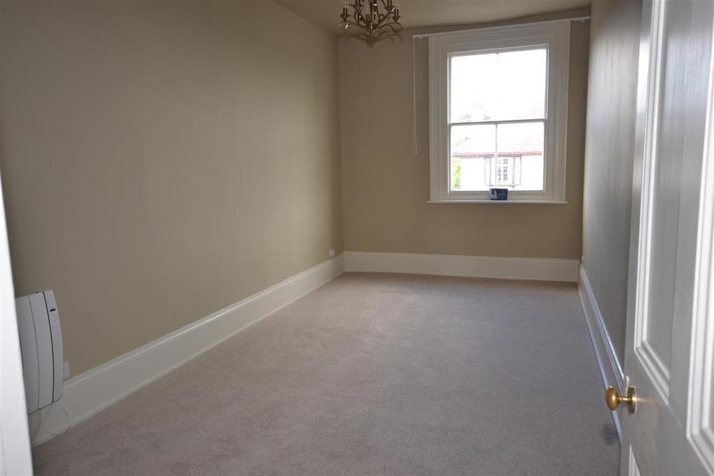 11 A the High Street 033.JPG