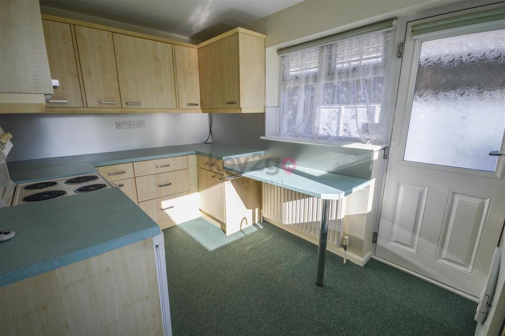 Green Lane, Dronfield, S18 2 bed detached bungalow £260,000