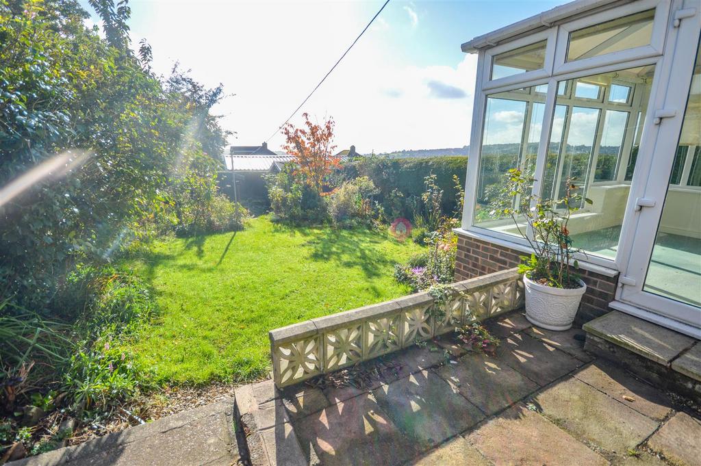 Green Lane, Dronfield, S18 2 bed detached bungalow £260,000
