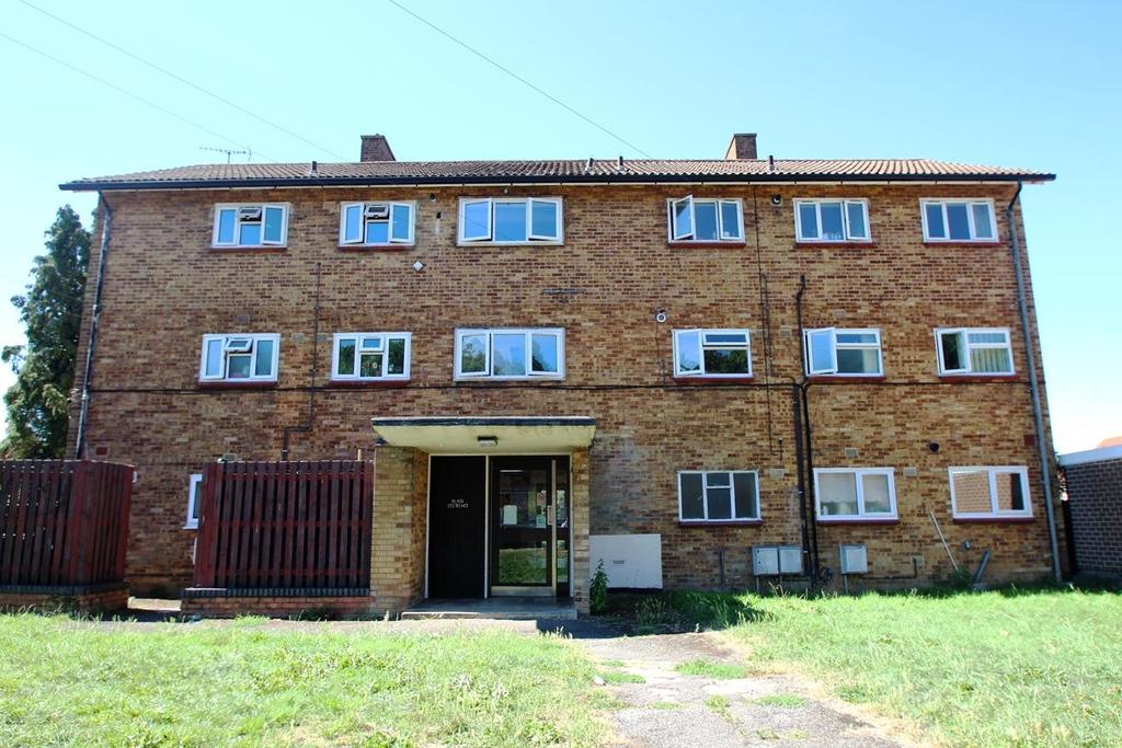Briery Way, Adeyfield, Hemel Hempstead 1 bed flat £850 pcm (£196 pw)