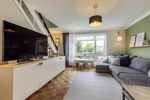 Flat 27, Osborne Court Osborne Road, Windsor, SL4 3EP
