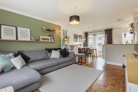 Flat 27, Osborne Court Osborne Road, Windsor, SL4 3EP