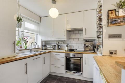 Flat 27, Osborne Court Osborne Road, Windsor, SL4 3EP