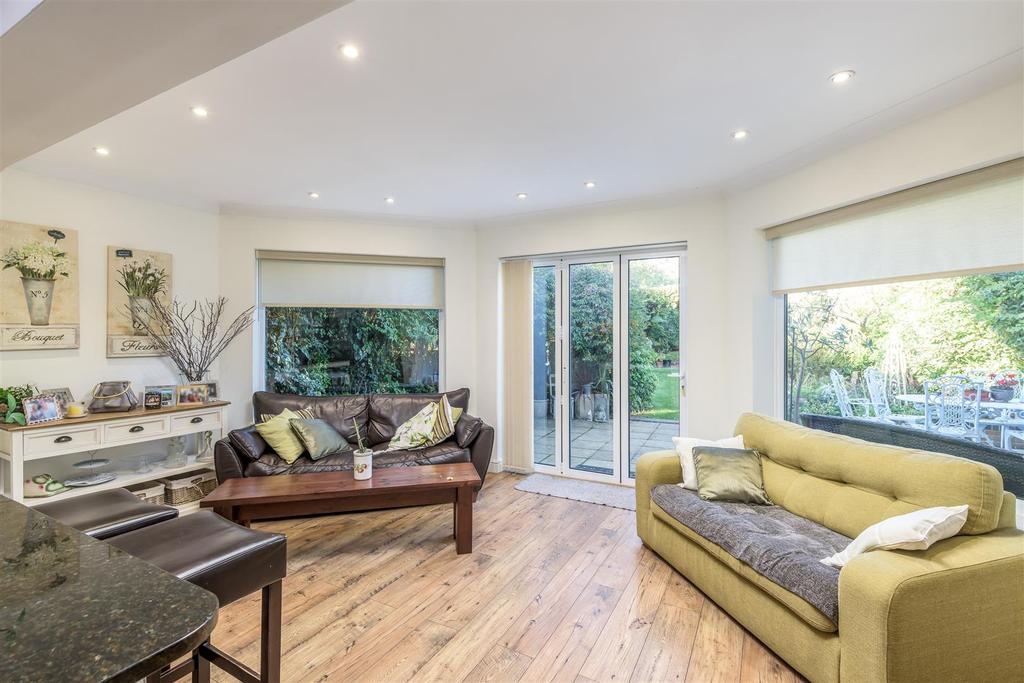 221018 - 194a Kimbolton Road, Bedford - 06.jpg