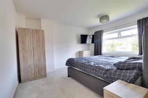 3 bedroom semi-detached house for sale, Lawnswood, Hessle