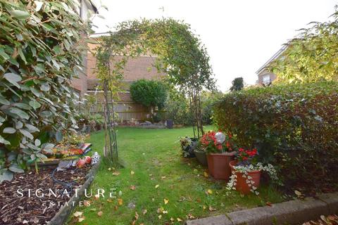 2 bedroom retirement property for sale - Beken Court, First Avenue, Watford