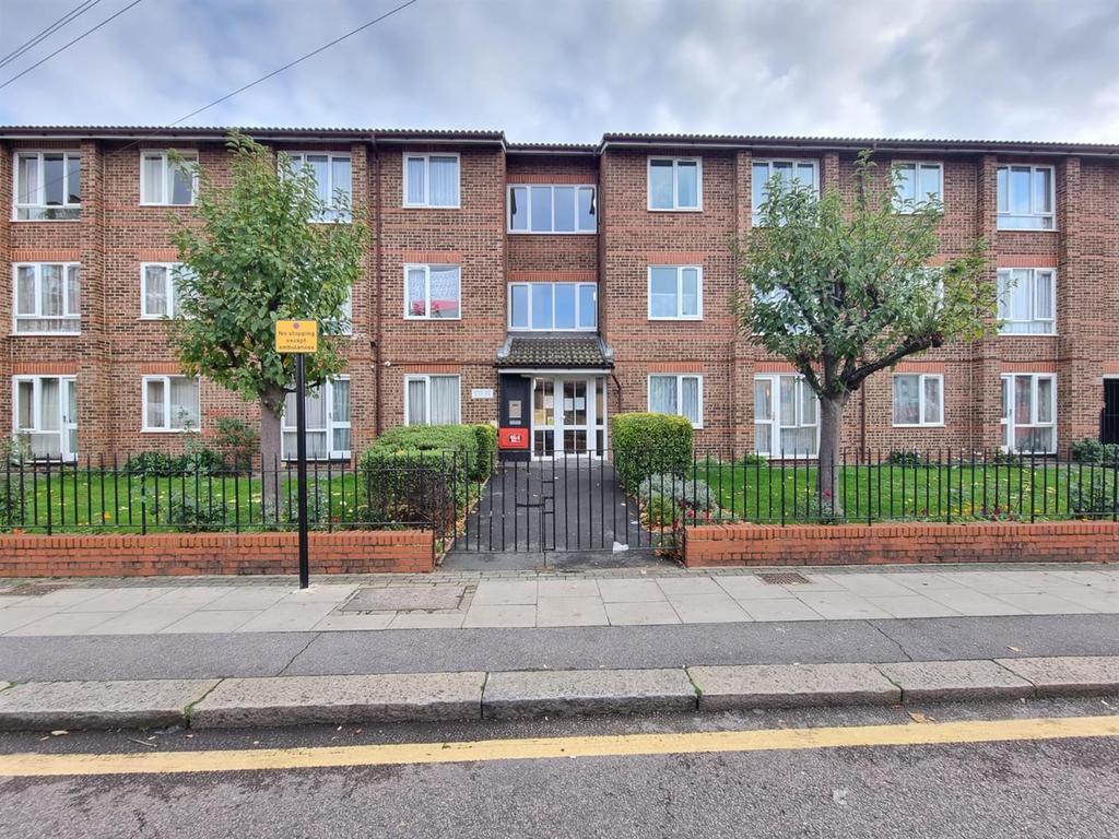 Albert Road, Ilford 1 bed retirement property £100,000
