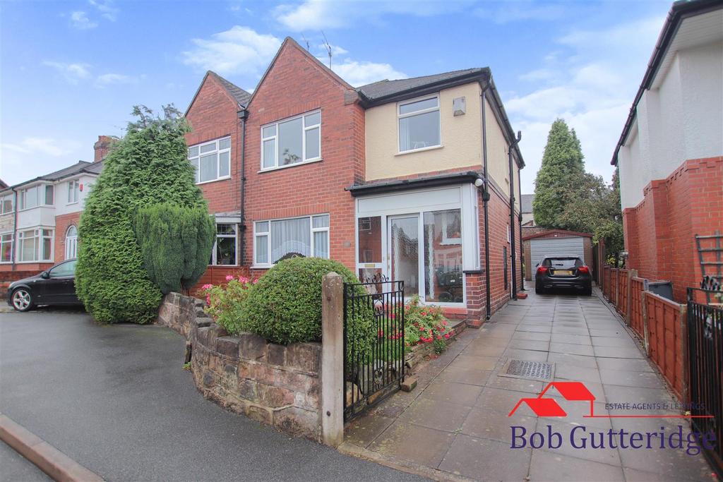 Lodge Grove, Porthill, Newcastle 3 bed semidetached house £189,950
