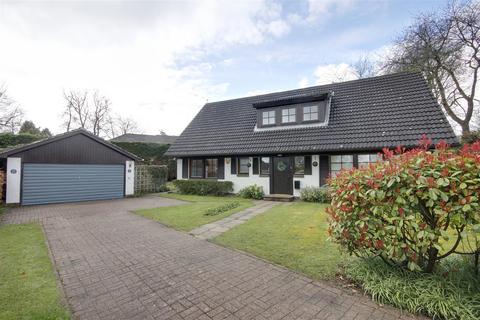 5 Hall Park, Swanland, North Ferriby, HU14 3NL
