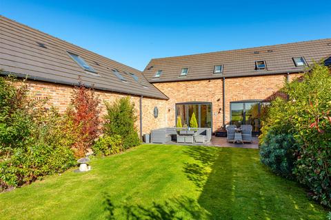 6 Lea Manor Gardens, Albrighton, Wolverhampton, WV7 3DD