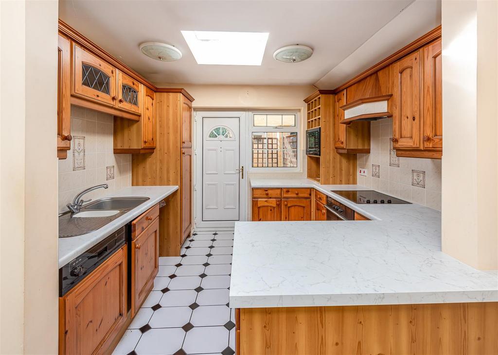 40 Oaken Park, Codsall, Wolverhampton 2 bed detached bungalow for sale