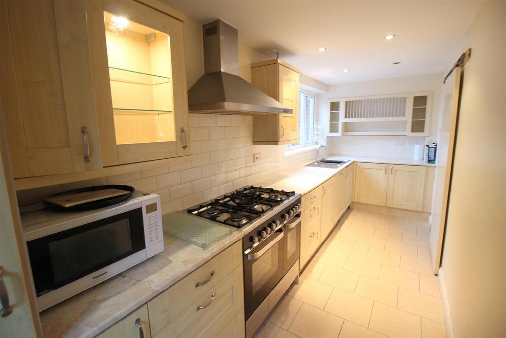 Flamingo Close, Darlington 4 bed detached house £185,000