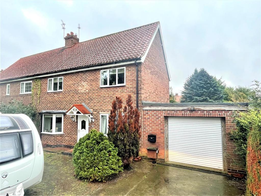 The Crescent, Kexby, York 3 bed semidetached house £320,000