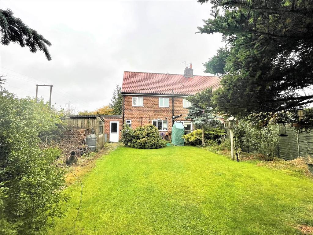The Crescent, Kexby, York 3 bed semidetached house £320,000