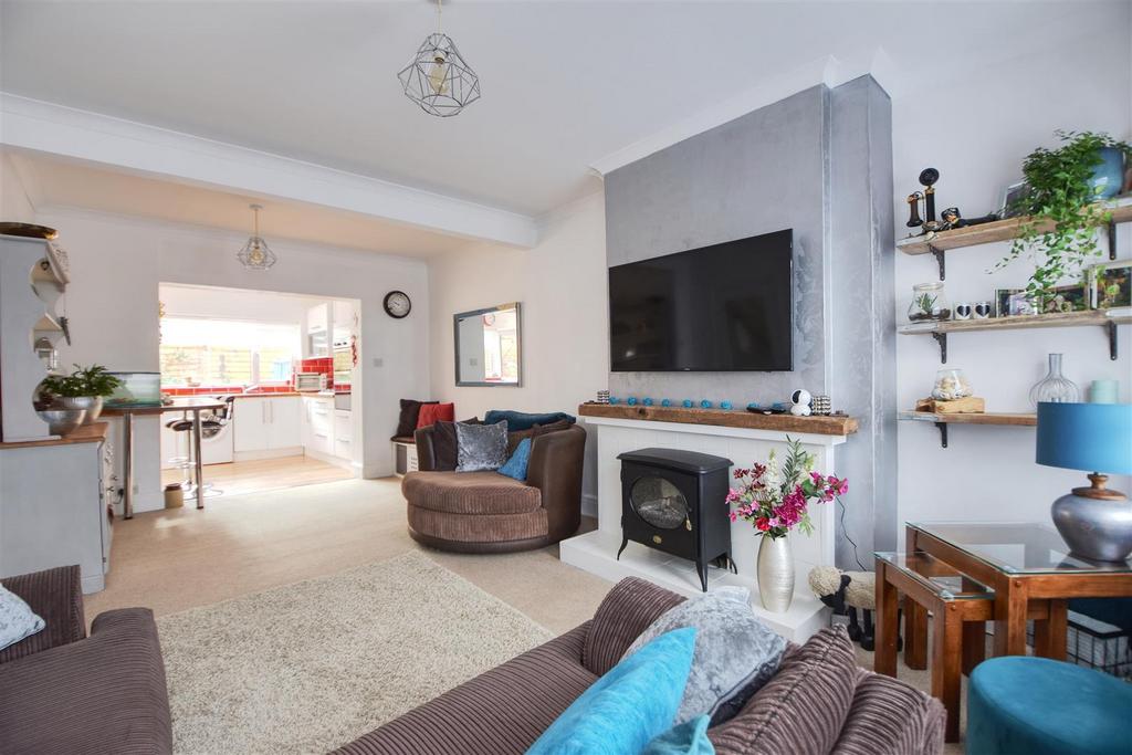 London Road, BexhillOnSea 3 bed terraced house £269,000