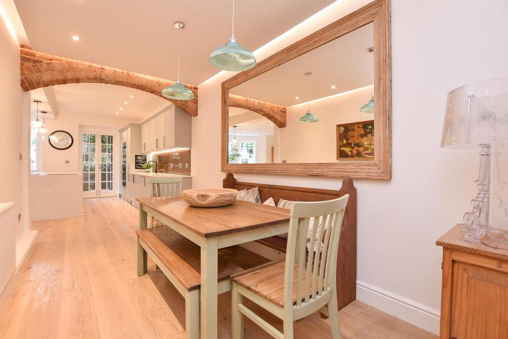 Pevensey Road, St. LeonardsOnSea 2 bed flat for sale £350,000