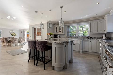5 bedroom detached house for sale, Hatherley House, Pamber End, RG26